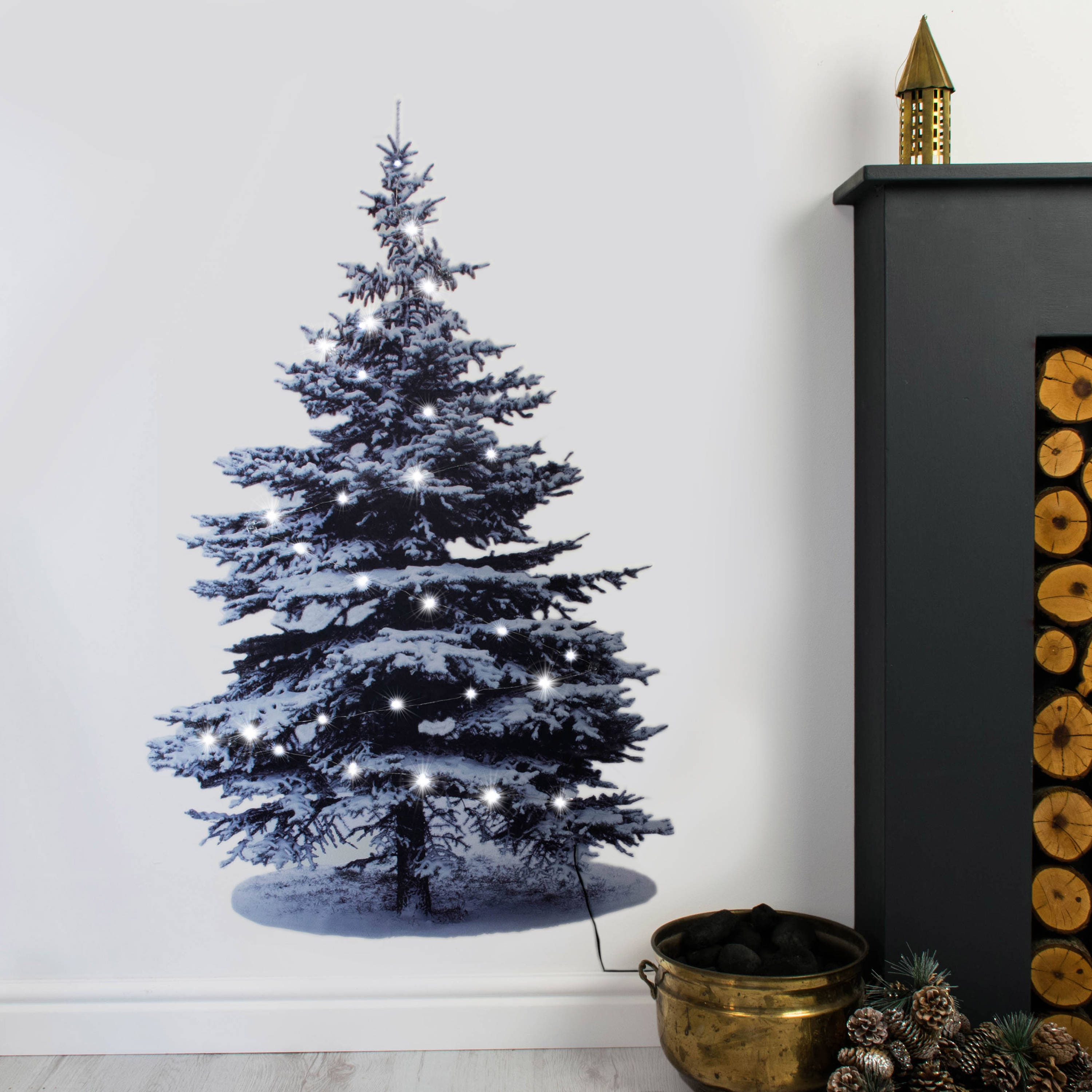 Christmas Tree with Snow Wall Sticker - TenStickers
