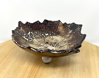 Handmade Ceramic Leaf Soap Dish: Rustic Bathroom Decor with Drainage