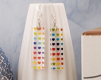 SP Regenbogen Herzen - Laser geschnitten Leichte Acryl Ohrringe -Versilberte Haken