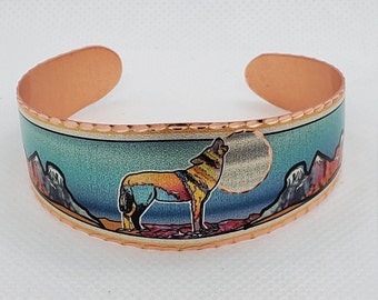BR - Howling Wolf - Beautiful adjustable COPPER cuff bracelet.