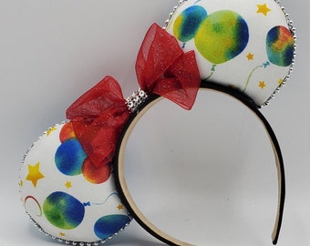 Orejas de Minnie Mouse inspiradas en una celebración de cumpleaños