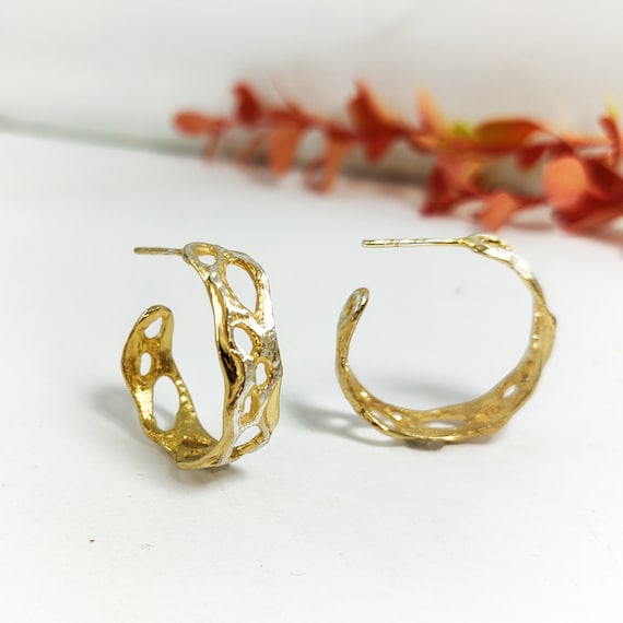 22mm Irregular Hoop Earring Silver 22mm Irregular Hoop Earring Silver