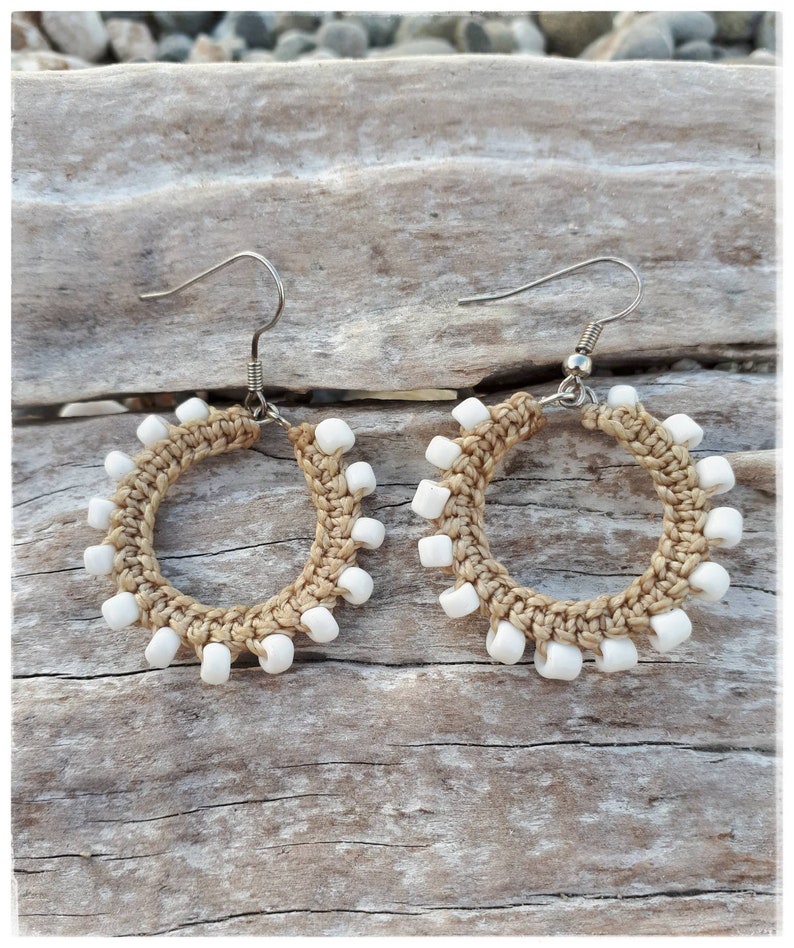Hoop Earrings with Beads White Beaded Hoop Earrings with silver allergy free hooks Goa Psy Schmuck Boho Jewelry Macrame Hoop Earring