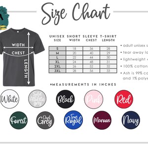 K&ouml;nnte beinhalten: Gr&ouml;&szlig;entabelle f&uuml;r Unisex-T-Shirts mit kurzen &Auml;rmeln. Ma&szlig;e in Zoll f&uuml;r Breite, Brust und L&auml;nge sind angegeben. Verf&uuml;gbare Gr&ouml;&szlig;en reichen von S bis 3XL. Farboptionen sind Wei&szlig;, Athletic Grey, Schwarz, Pink, Rot, Forest, Dark Grey, True Royal, Maroon und Navy.