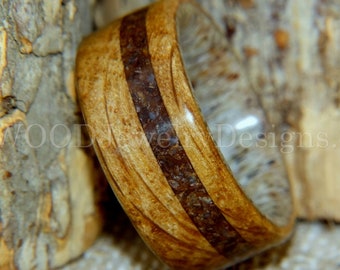 Anillo de madera curvada - "Dino Hunter" - Barril de roble de whisky, núcleo de asta de ciervo y fósil de dinosaurio