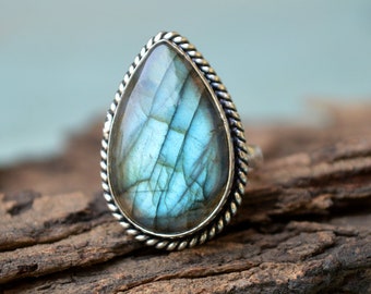 Labradorite Gemstone Ring -925 Sterling Silver Bold Ring -Fire Gemstone Ring Jewelry -Unique Designer Ring -Large Pear Labradorite Ring