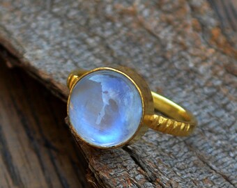 Fine Rainbow Moonstone Gold Ring, 14K yellow gold Moonstone Ring,Moonstone Gemstone, Gold ring, Gift fot her, Rainbow Moonstone Wedding Ring