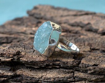 Bague aigue-marine brute : lunette en argent sterling, pierre précieuse non taillée