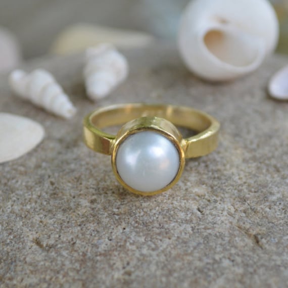 925 Sterling Silver Gold Plated Pearl Round Cabochon White Color Gemstone  Rings- A1R-8534