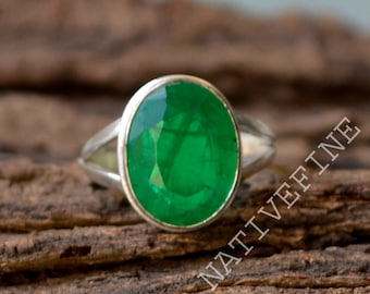 Emerald Gemstone Ring, Bezel Setting Oval Gemstone Ring, 925 Sterling Silver Ring, Rich Green Emerald Ring , Emerald Gemstone Artisan Ring