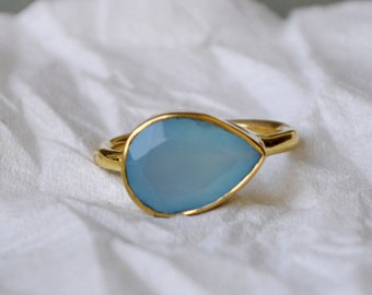 Blue chalcedony gold ring, 14K yellow gold chalcedony ring, Natural pear stone jewelry, romantic gift ring, gold ring, Wedding gift ring