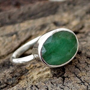 Natural Emerald Gemstone Ring, Oval Faceted Emerald Ring, 925 Sterling Silver Ring, Emerald Ring, May Birthstone Ring, Bezel Set Gift Ring