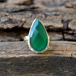 Green Onyx Ring, 925 Sterling Silver Ring, Cocktail Ring, Alternative Engagement Ring, Check Cut Pear Birthstone Ring, Green Onyx jewelry
