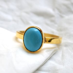 Arizona turquoise gold ring, 14K yellow gold turquoise ring, blue turquoise gemstone jewelry, romantic gift gold ring, Wedding gift ring