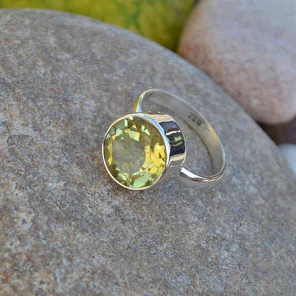 Lemon Topaz Ring: Round Cut 925 Sterling Silver Solitaire