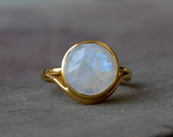 Round Faceted Rainbow Moonstone Ring, Bezel Ring, Sterling Silver Yellow Gold Ring, Round Moonstone Ring, June Birthstone, Gift For Love