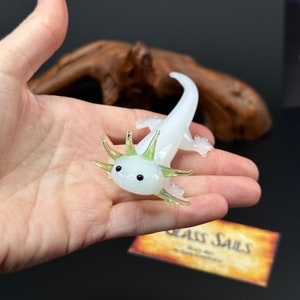 Cute Glass Axolotl Sculpture - Mud Puppy - Desk Friend - Aquarium Art - small figurine - mini lotl miniature