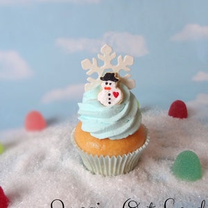 Fake Cupcake SINGLE Snowflake Frosty Christmas Holiday Faux Ornament Kitchen Prop