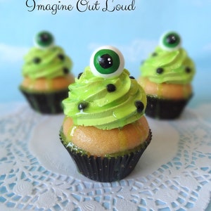 Fake Cupcake Halloween Spooky Slime Eyeball Kitchen Home Decor Food Prop SINGLE