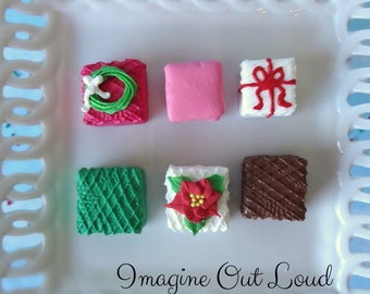Faux Christmas Petit Fours, Holiday Mini Cake Set - Photo Prop Decor