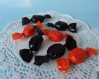 Faux Halloween Peanut Butter Kisses Taffy Candy Set - Black and Orange Bowl Fillers