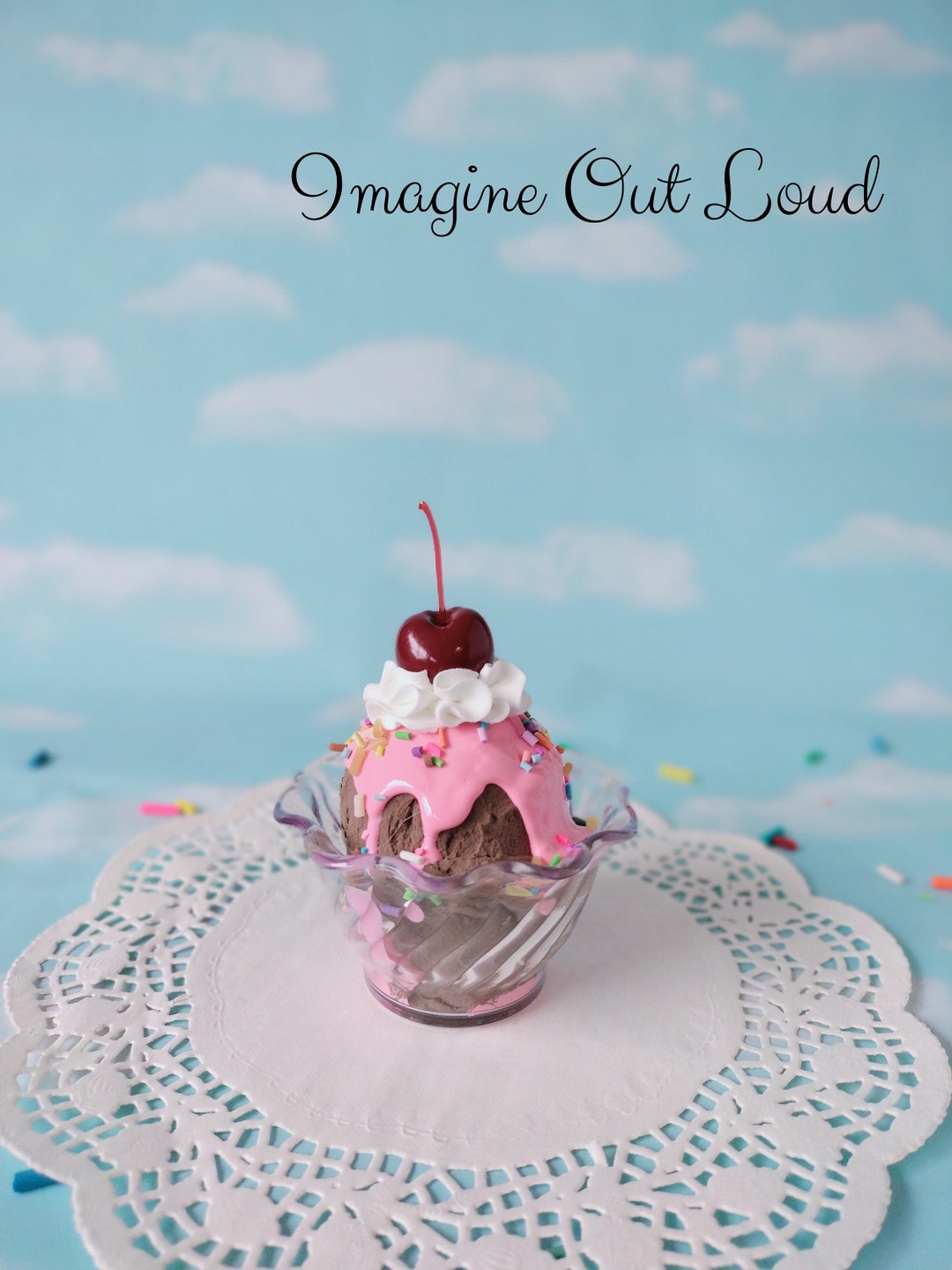Fake Ice Cream Sundae Small Chocolate With Pink Sauce Sauce Pastel ...