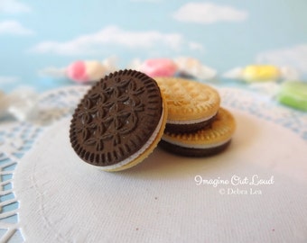 Fake Cookies Three Faux Chocolate Vanilla Cream Filled Sandwich Cookies