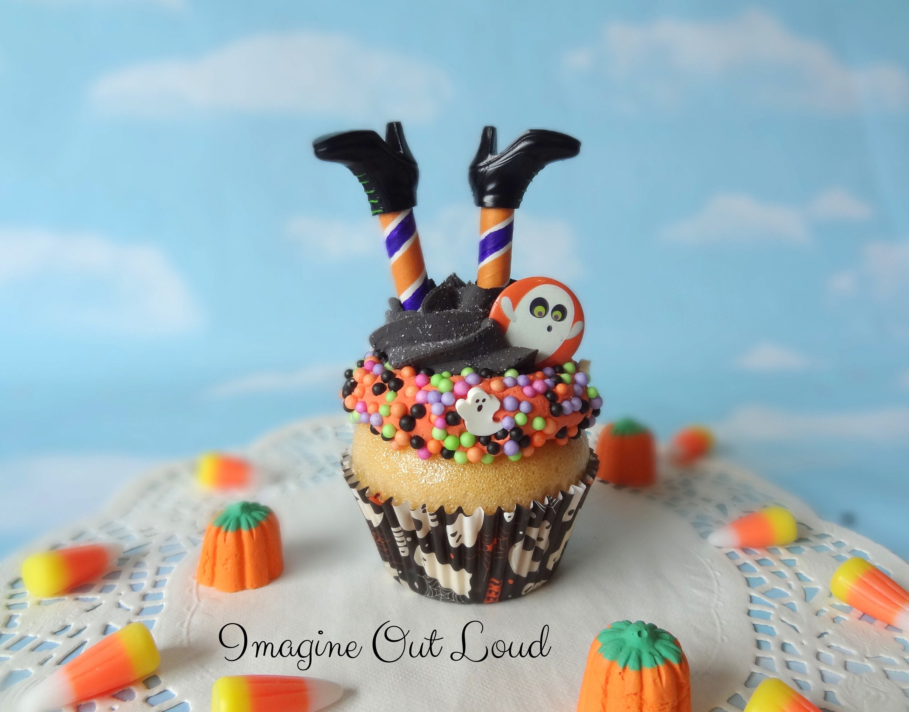 フェイクカップケーキ 手作りハロウィンフロスティング 魔女の脚 