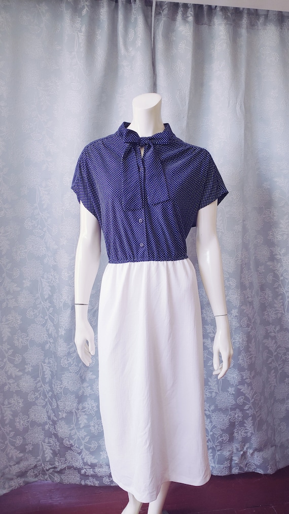 1970s Vintage Women's Blue and White Dress - ILGWU