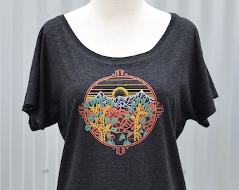Camisa Joshua Tree Scoop Neck - Dolman del desierto para mujer - Camiseta de naturaleza para mujer - Camisa del Parque Nacional - Ropa de aventura - Camisa del festival