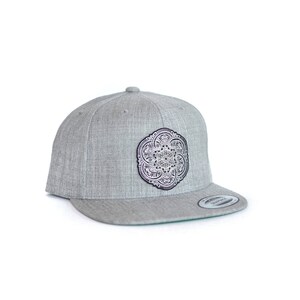 Metallic Silber Blume des Lebens Snapback Hut - Schwarze Snapback Hut - Heilige Geometrie Snapback Hut - Festival Snapback - Leder Patch