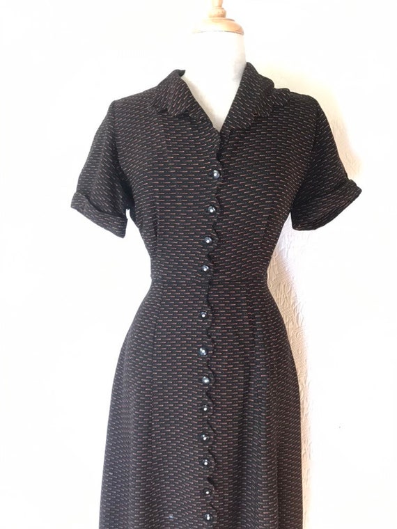 1930s Dark chocolate orange flecks scalloped butto