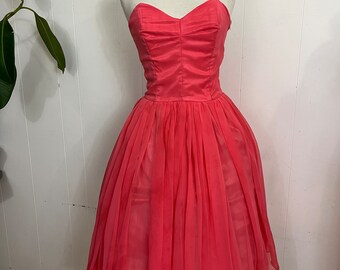 1950s floaty romantic chiffon strapless peach dress