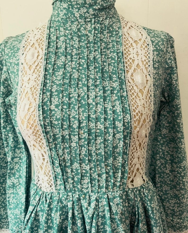 Rare 70s Laura Ashley floral green dress image 4