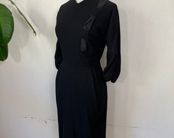 1940s hourglass wiggle dress with threaded satin detail