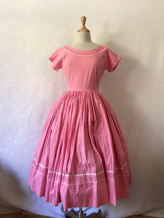 1950s pink patio style dress wifh ric rac almost f
