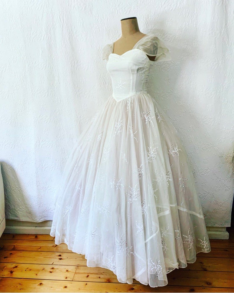 Stunning 1940s Snowdrop Embroidered Weddingdress Ballgown Prom Etsy