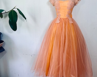 1950s peach Guipure lace & tulle prom dress