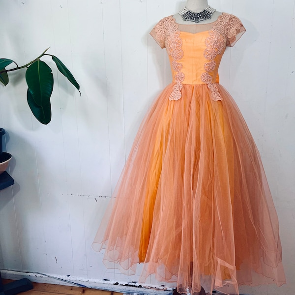 1950s peach Guipure lace & tulle prom dress