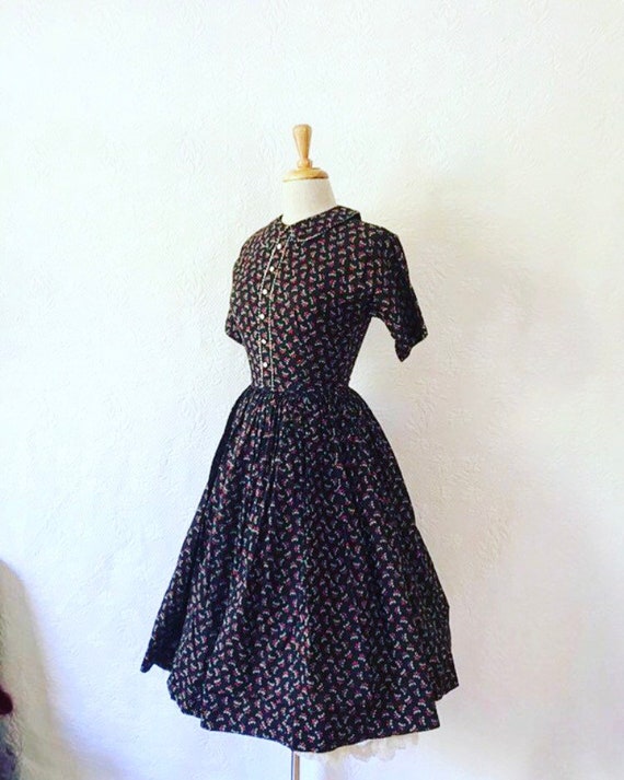 1950s red, black and white dress Peter Pan collar