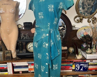 1940s Hip swag, Embroidered aqua linen beauty