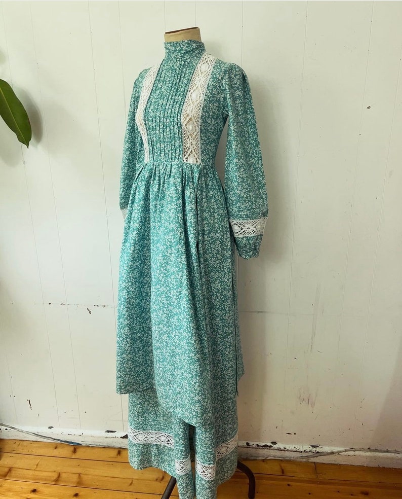 Rare 70s Laura Ashley floral green dress image 7