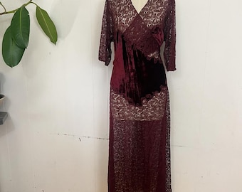 1930s burgundy silkvelvet and silk lace dress