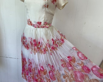 Ein süßes geblümtes #60er Jahre Kleidchen. 64cm Taille