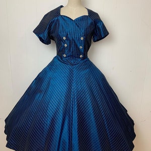 Divine late 1940s early 50s fit and flare true vintage
