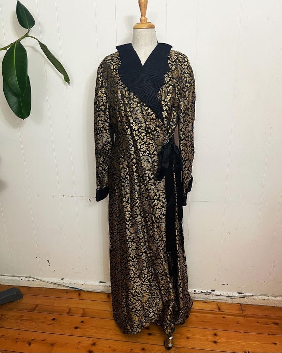 Antique silk 1920s / 1930s gold and black trapunt… - image 2