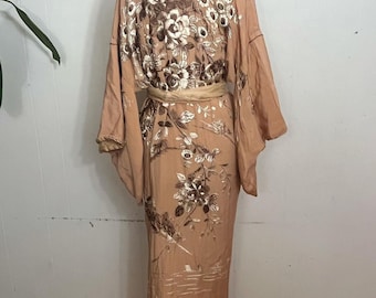 Antique silk embroidered kimono 1900s