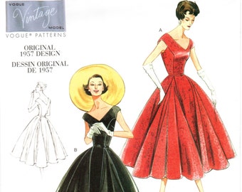 Op de afbeelding: Vintage Vogue naaipatroon voor een jurk, met twee illustraties van vrouwen die de jurk dragen in zwart en rood. Het patroonnummer is V1172 en de maat is EE (14-16-18-20).