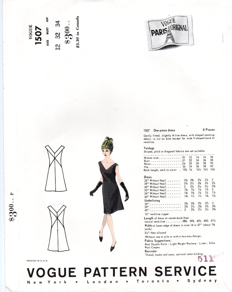 Puede incluir: Patr&oacute;n de costura Vogue vintage 1507 para un vestido en A de una pieza. La ilustraci&oacute;n muestra a una mujer con un vestido negro con cuello en V, guantes y tacones negros. El patr&oacute;n incluye informaci&oacute;n de tallas y metraje.