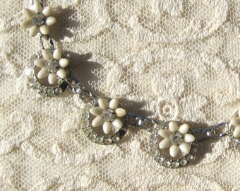 Vintage 50's 60's Rhinestone Daisy Necklace. Prom, Costume, Bridal